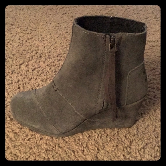 BRAND NEW! TOMS wedge booties, grey - Picture 2 of 6